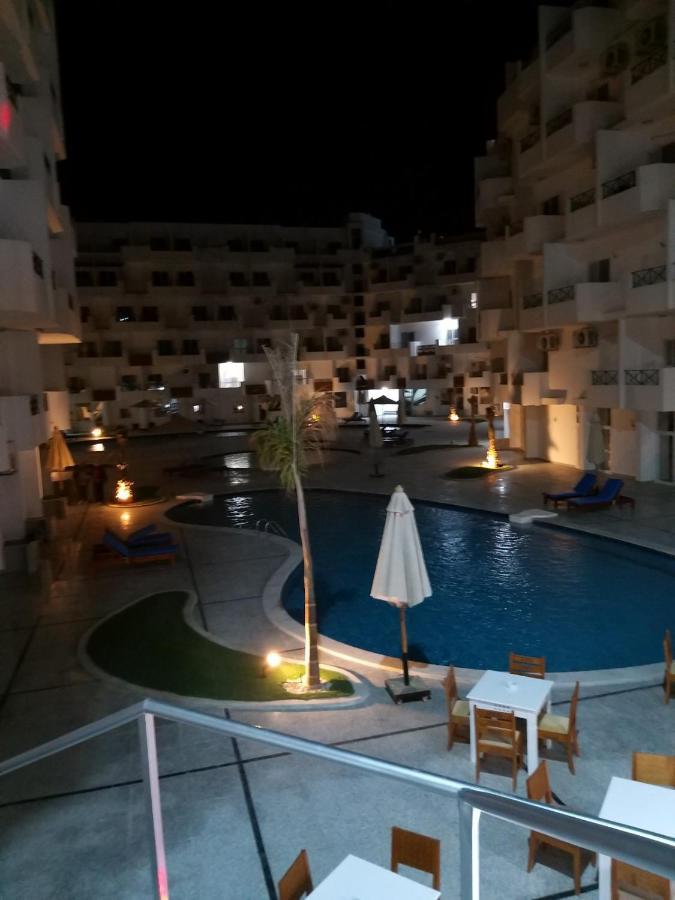 Apartment Bella Vita Near The Sea Redsealine Hurghada Bagian luar foto
